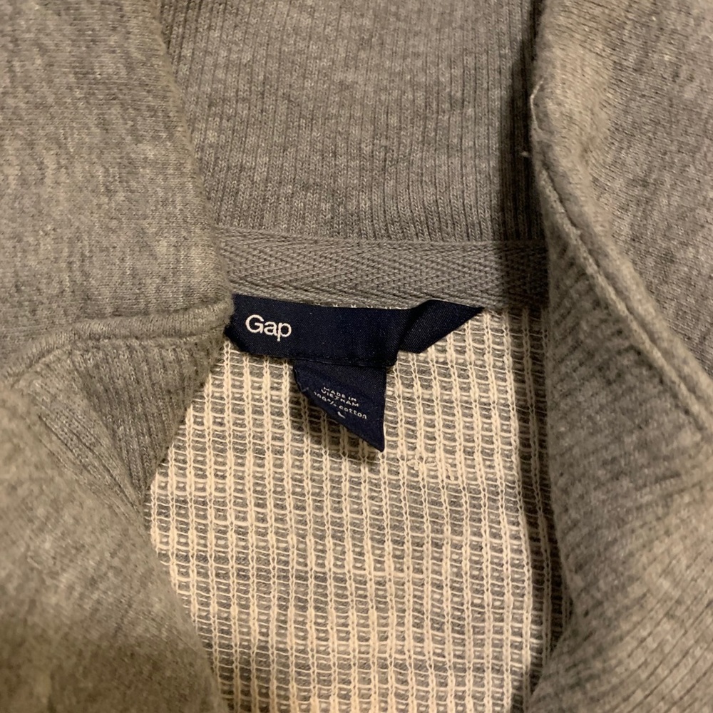 Men’s Gap three button gray pullover - Picture 2 of 5
